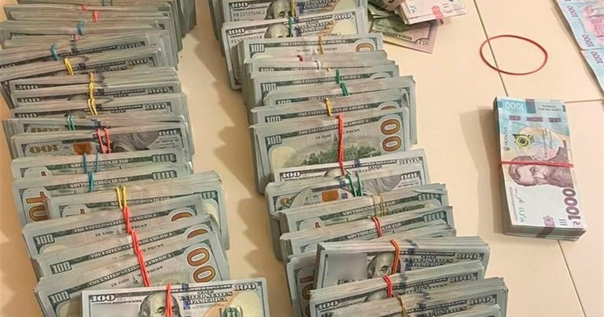 Ворожка та адвокат ошукали директора медичного центру на суму понад 300 тисяч доларів - поліція