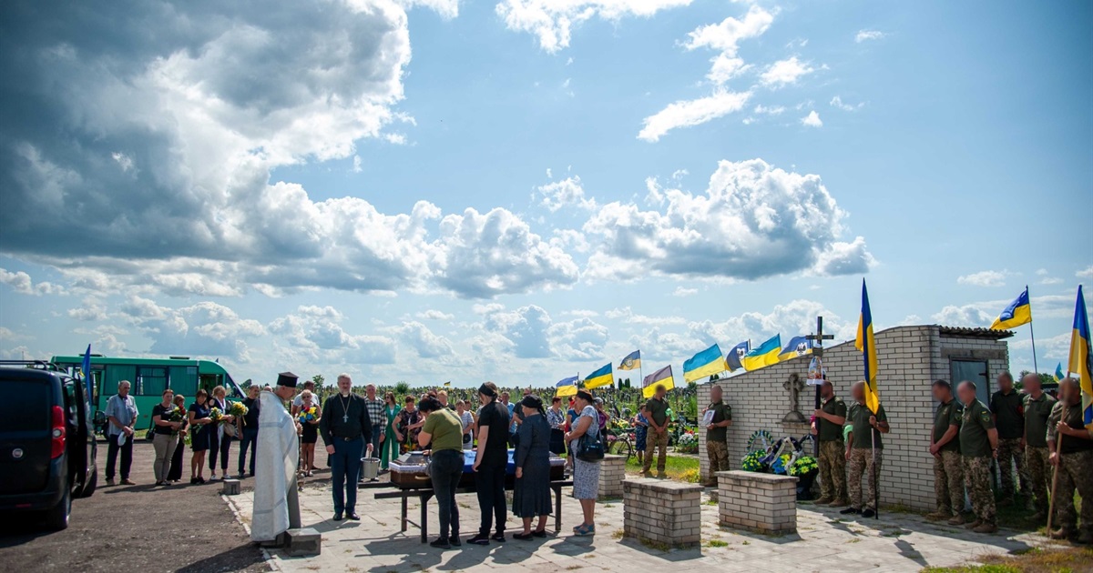 ПРОЩАЛИСЯ З НІЖИНЦЕМ ОЛЕКСІЄМ ОСТРОЖИНСЬКИМ. ВІЧНА ПАМʼЯТЬ ВОЇНУ!