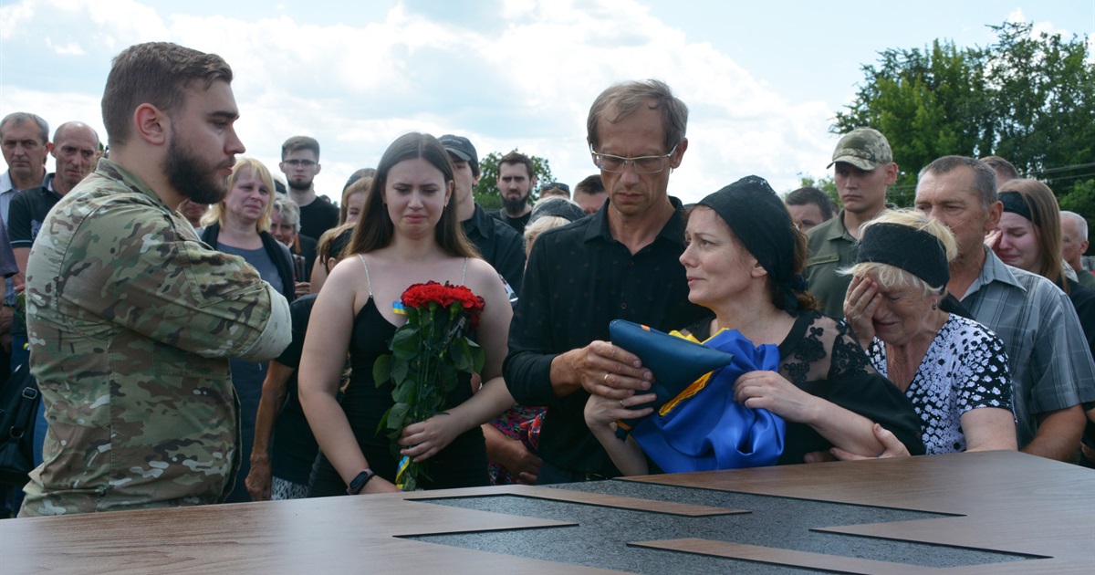 Гордився тим, що був частиною «Азова»: у Кагарлику в останню дорогу провели Героя Олега Фоміна