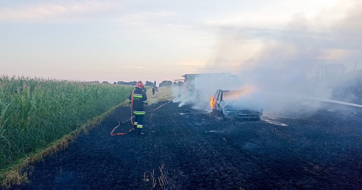 Пожежа поблизу Кагарлика: горіли стерня і автівка