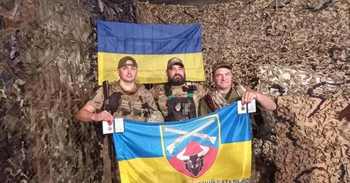 Нагороду «Золотий хрест» отримали Сергій Попович з Кіцманя та Олександр Костюк з Кліводина