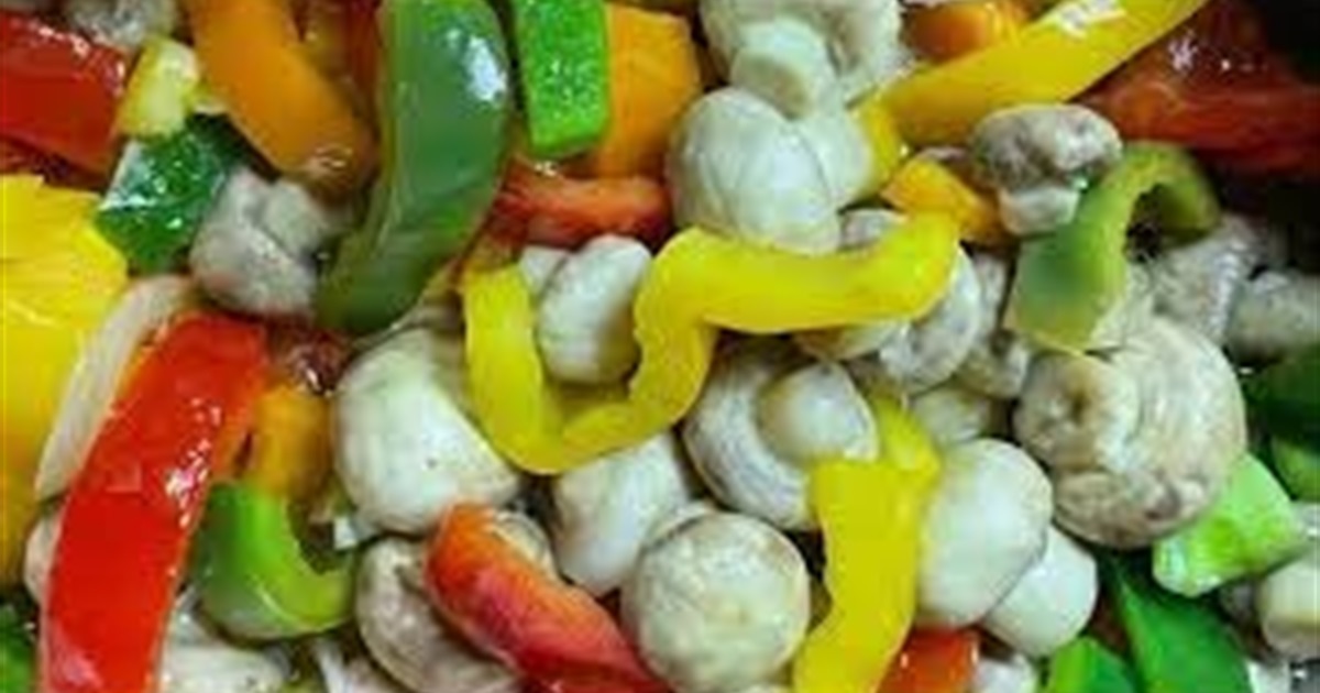 Готуємо сьогодні: мариновані огірочки з печерицями і перцем