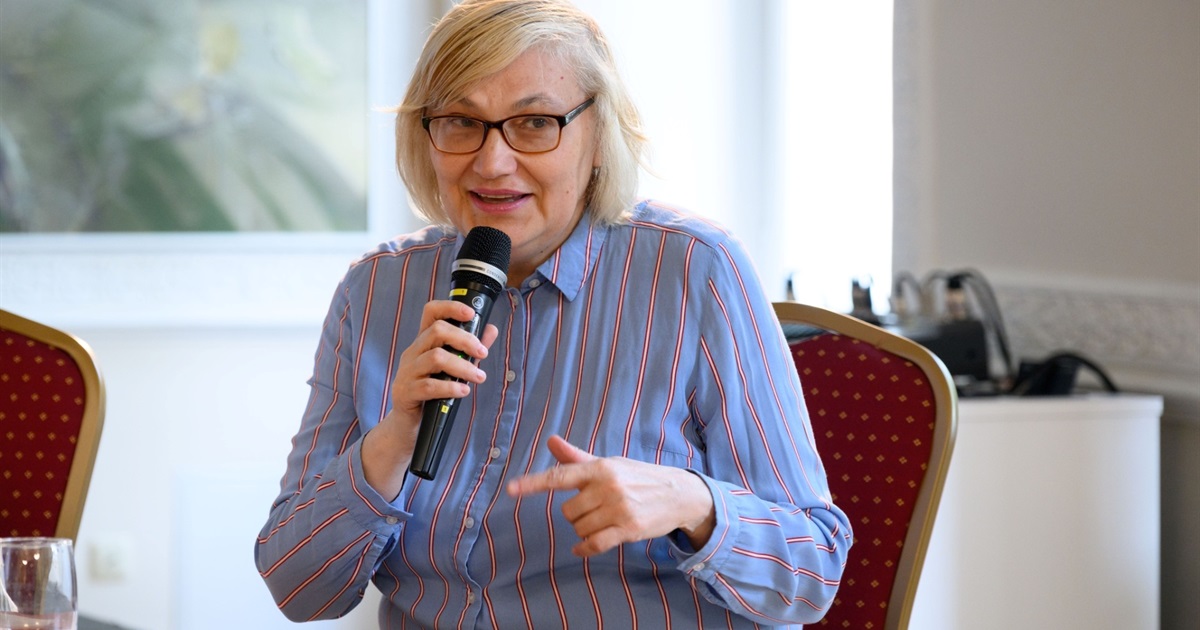 Галина Кутнякова вижила під завалами Драмтеатру. Зараз у Вільнюсі розповідає про українську культуру