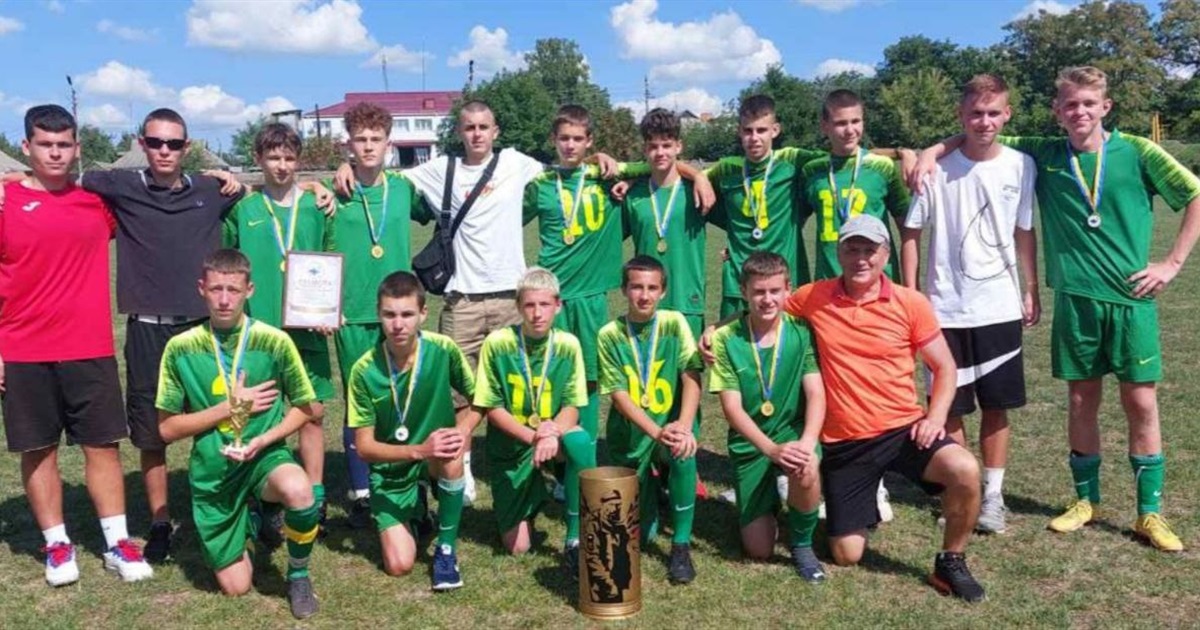 Юні южноукраїнські футболісти стали чемпіонами на обласному турнірі