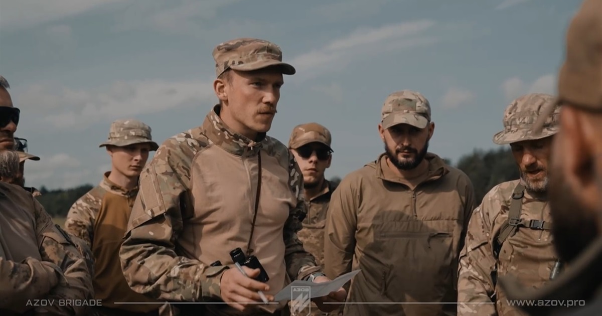Денис "Редіс" Прокопенко знову в строю. Як відбуваються тактичні навчання "азовців"