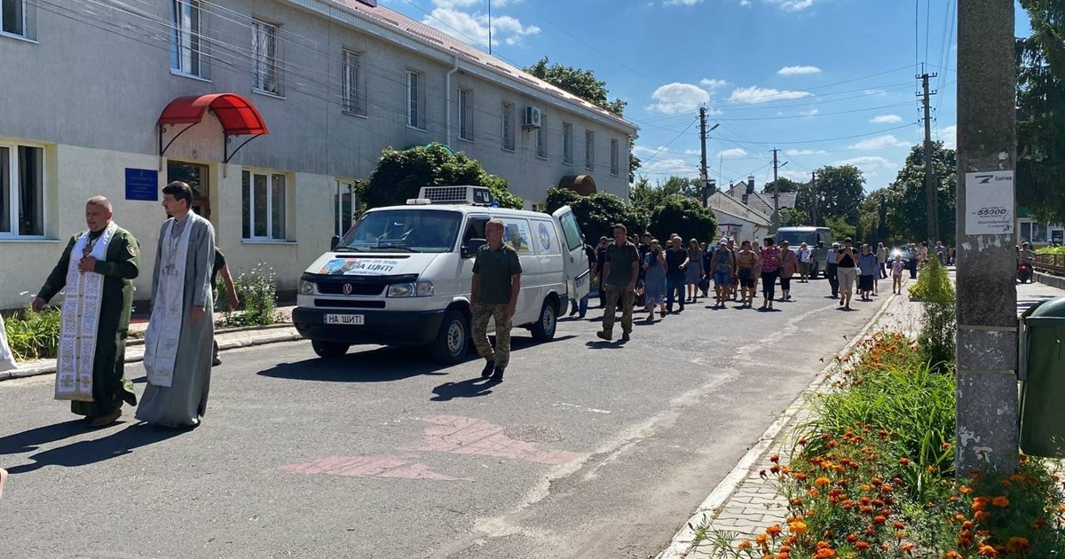 Втрата громади: під час реабілітації помер старший солдат із Володимирця. Його зустрічали громадою