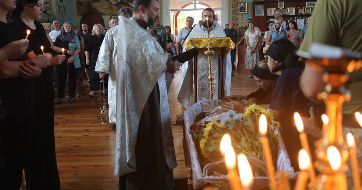 У Смілі прощалися із захисником Сергієм Зеничем з Попасної