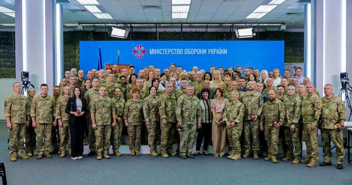 За мужність, героїзм і незламність духу: воїна з Кагарличчини нагородили медаллю «Захиснику України»