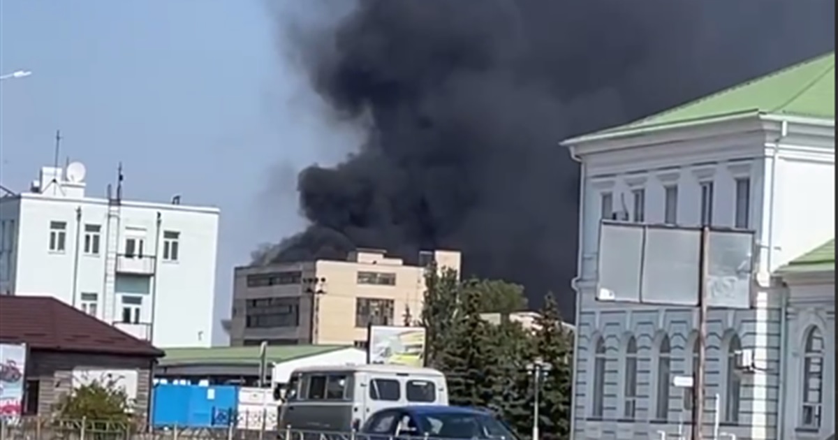 В окупованому Бердянську велика пожежа в районі старих цехів заводу Дормаш