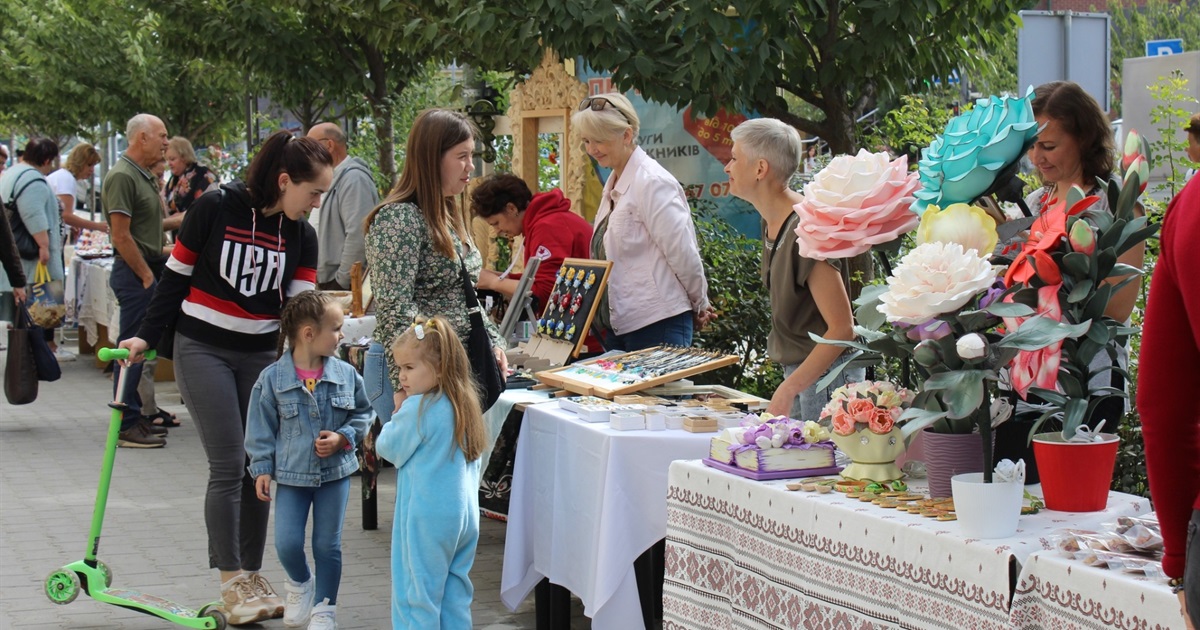 Іменини Старокостянтинова: 814 річницю відзначили з виставкою, пленером та квестом. ФОТО