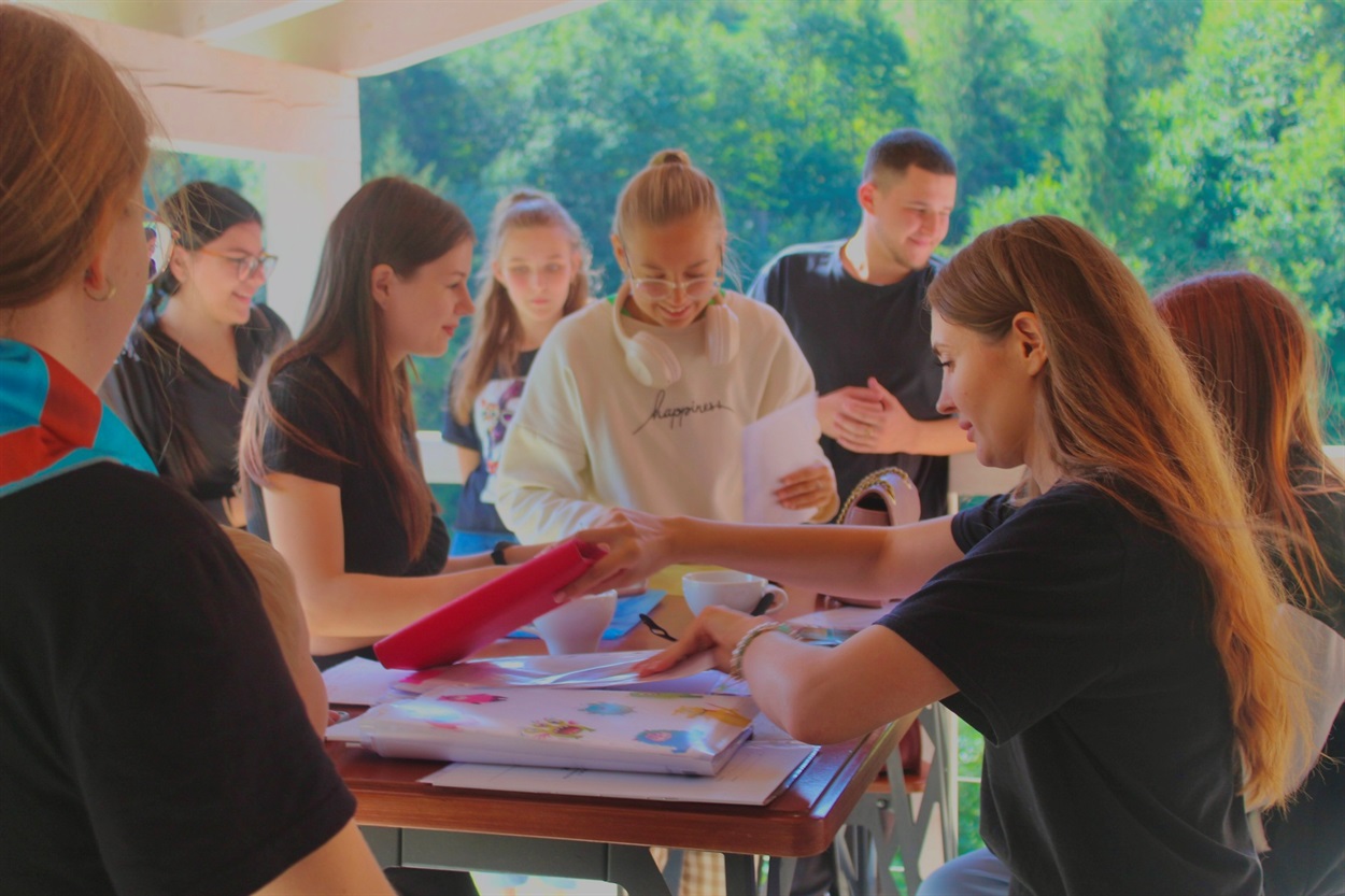 13 вересня у Славському стартував табір для молоді з Нью-Йорка "NY Camp", який започаткувала письменниця Вікторія Амеліна