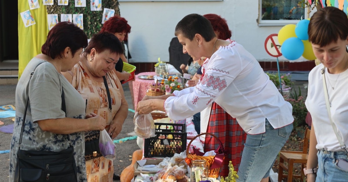 «Золота осінь для ЗСУ»: у дитячому садочку Сміли відбувся благодійний ярмарок на допомогу військовим