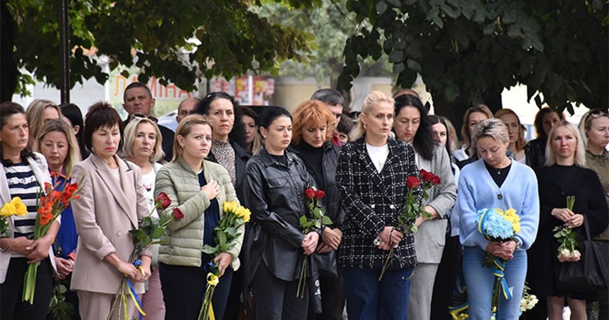У Старокостянтинові долучилися до Всеукраїнської акції вдячності та поваги. А чи зробили ви це?