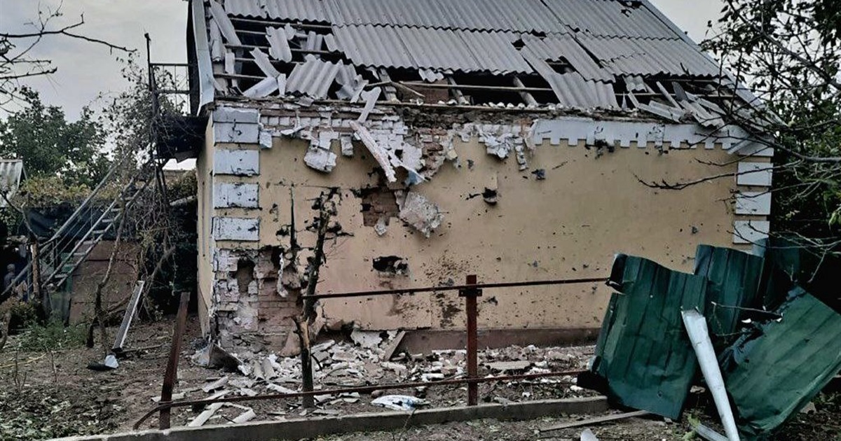 Били по Нікополю та прибережним селам Марганецької громади: наслідки атаки росіян за добу