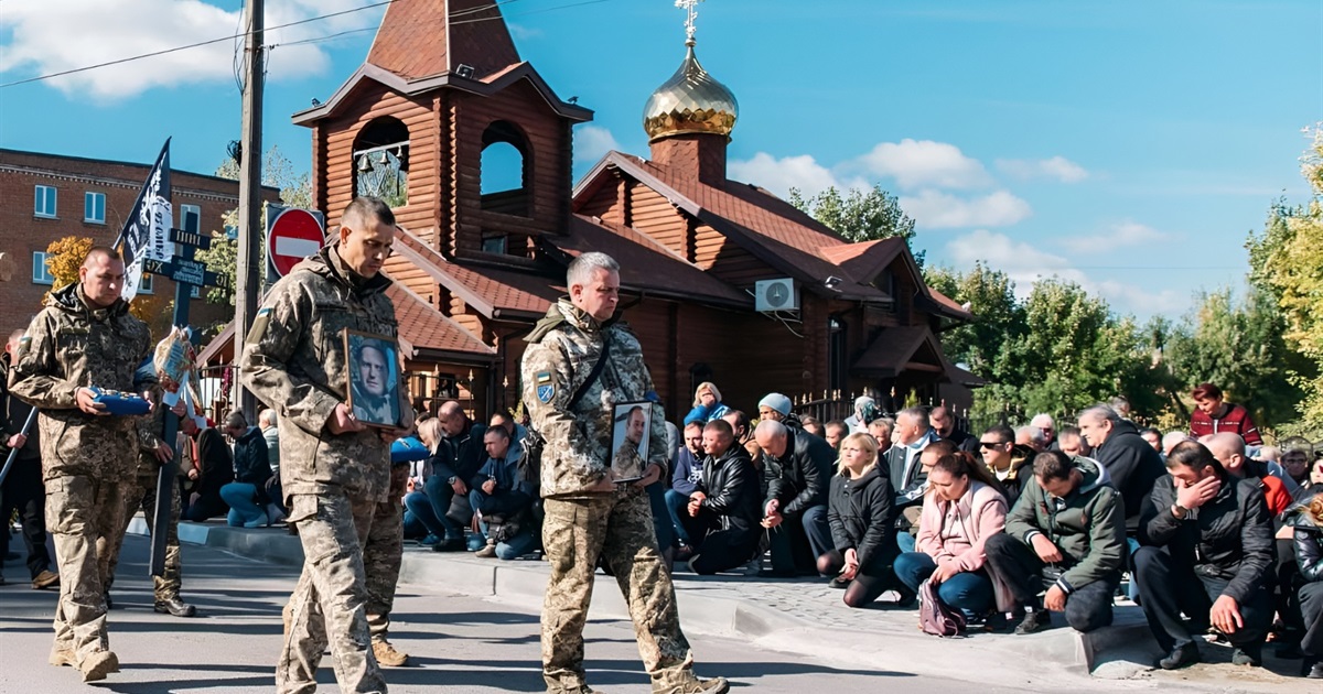 Нікополь попрощався із захисниками-холодноярівцями: Євгеном Шаповалом та Олександром Жуковським