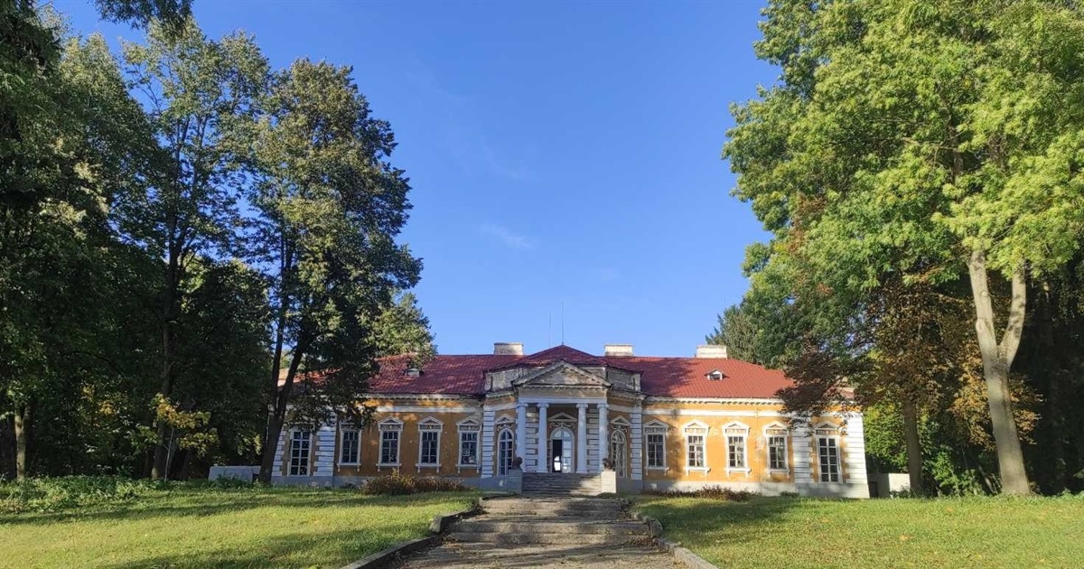 Маєток Самчики восени: складайте пазли і милуйтеся фото