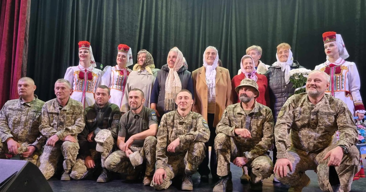 Гурт «Берестяночка» з П’ядиківців відвідав концерт Волинського народного хору