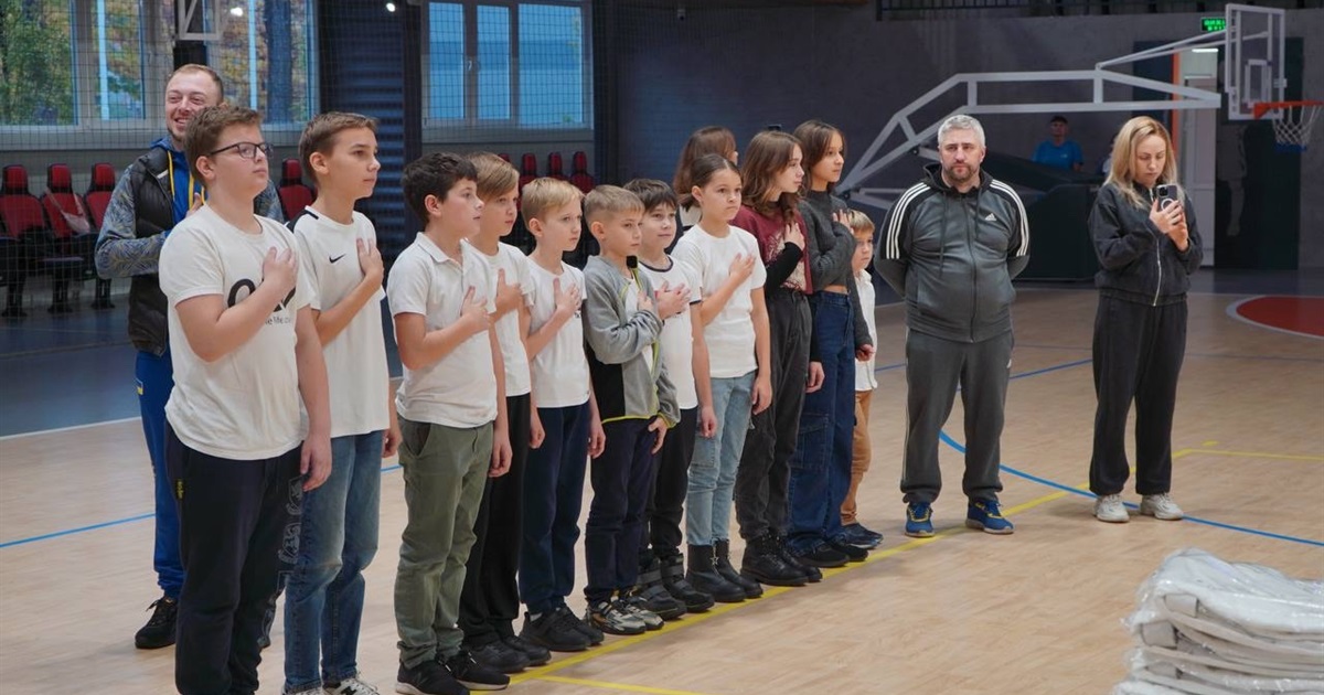 Юних дзюдоїстів з Бучі нагородили кімоно після кемпу в Японії