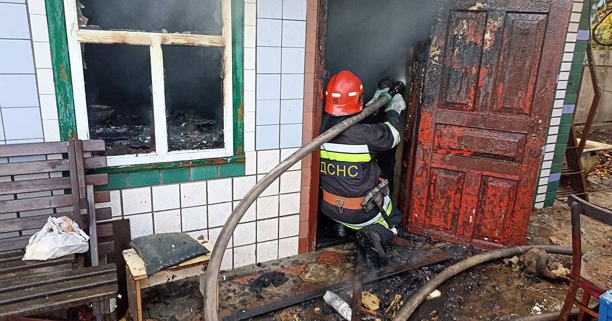 Вогонь завдав чималої шкоди будівлі у Кагарлику