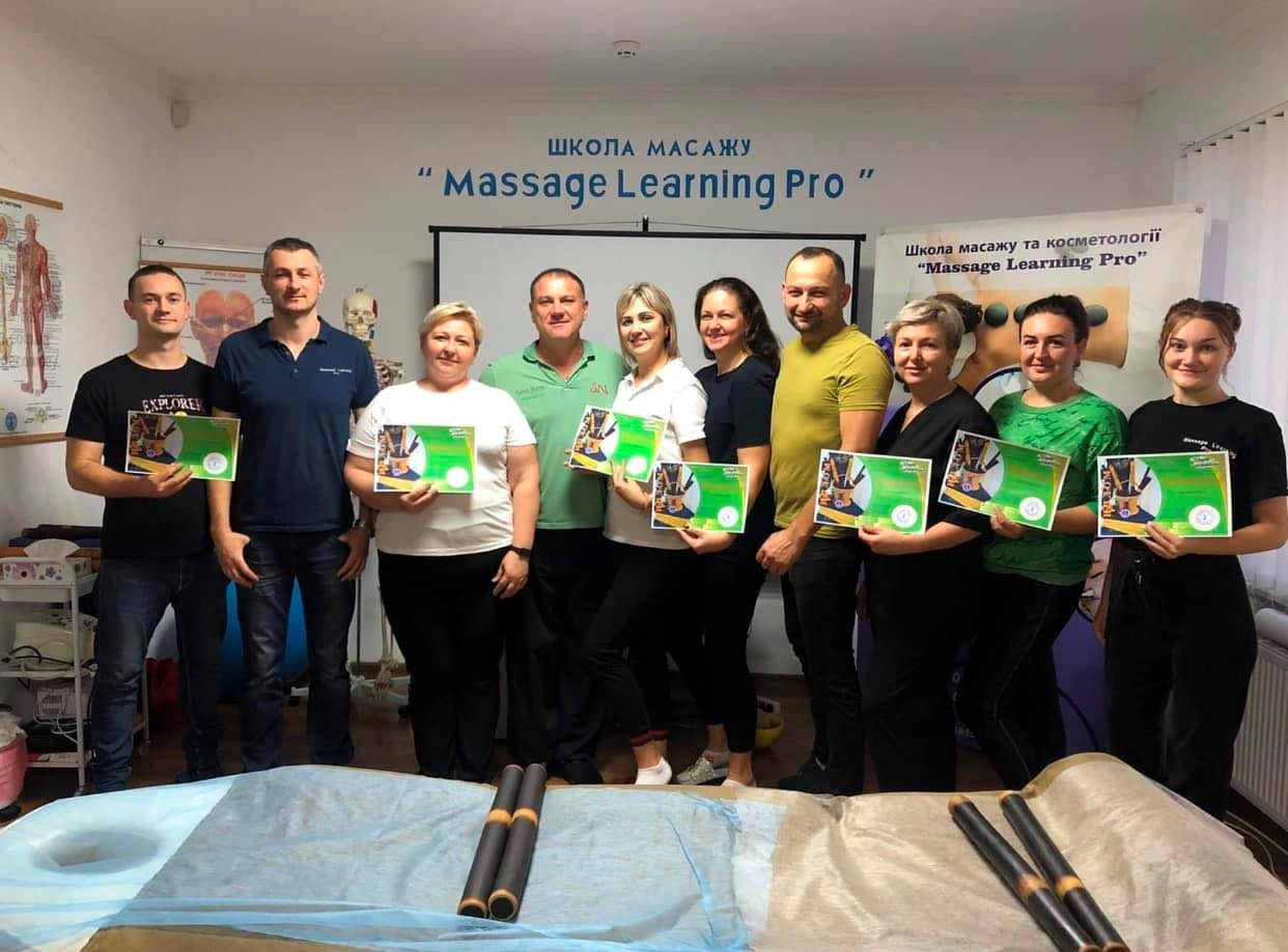 Навчання у школі масажу