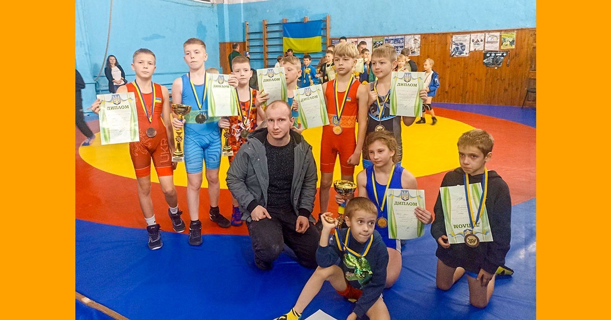 10 медалей привезли кагарлицькі борці із відкритої першості з Обухова