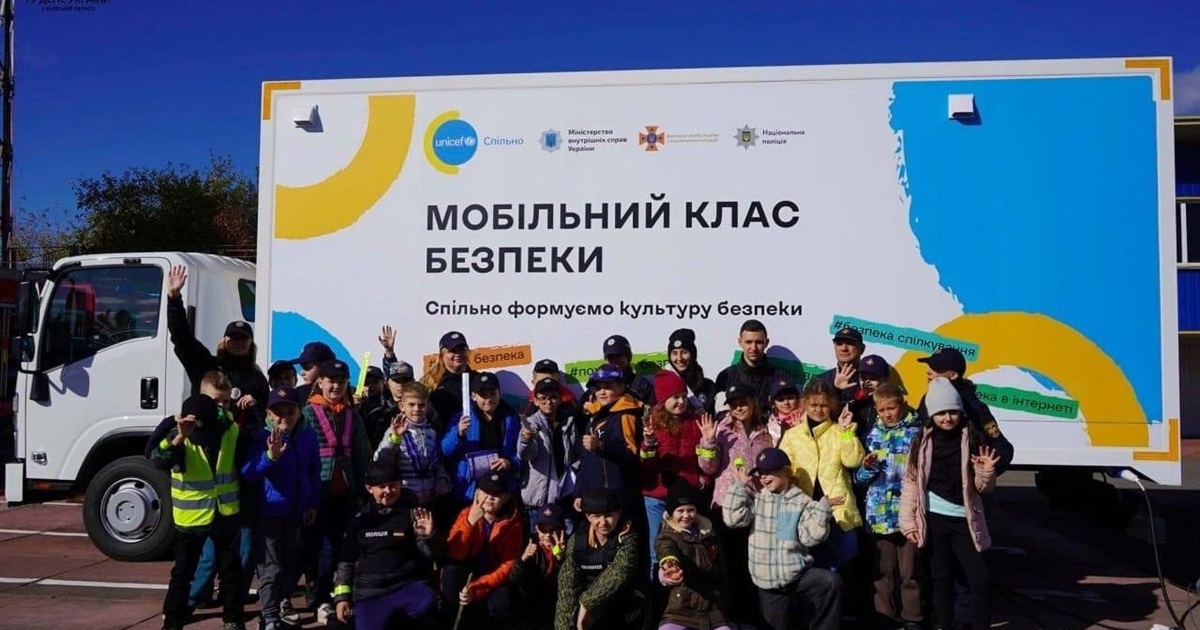 В Бучі, Ірпені та Гостомелі працюють мобільні класи безпеки: чим особливе таке навчання