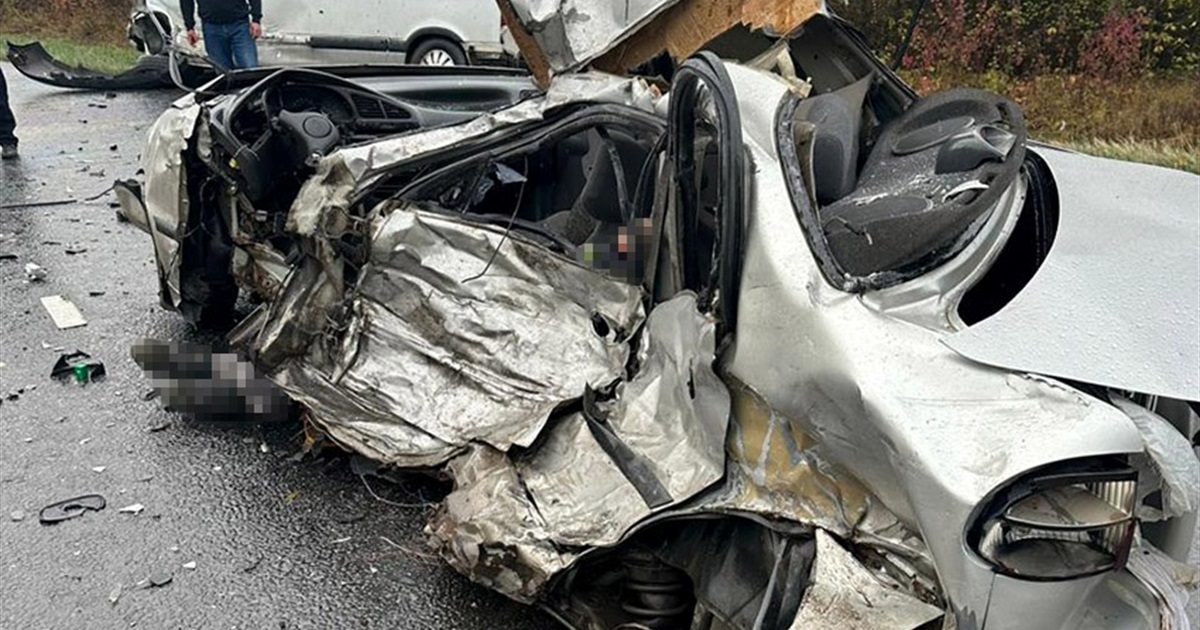 Поблизу села Воронківці сталася жахлива аварія - зіткнулися два авто