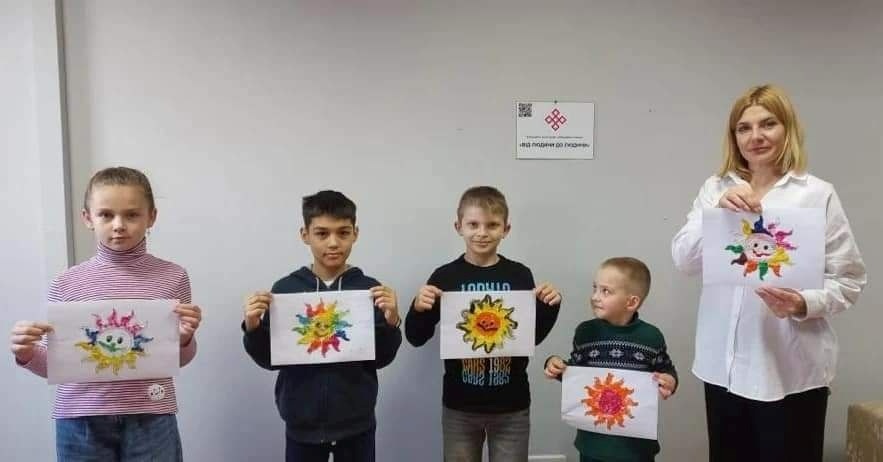 У Києві щосереди проводять арттерапію для дітей-переселенців