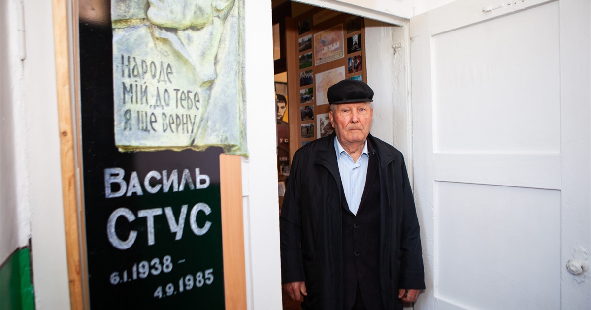 «Василь Стус на канікулах жив у бабусі в Рахнівці, у голодовку 1947-го збирав колоски на полі…»