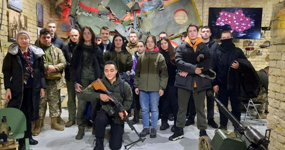 В Ірпені для молоді проводять заняття з військово-патріотичного виховання