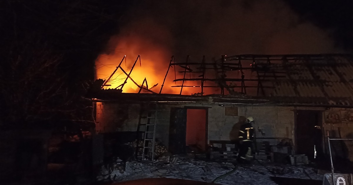 Пожежа у Буртах: вогонь пошкодив господарчу будівлю