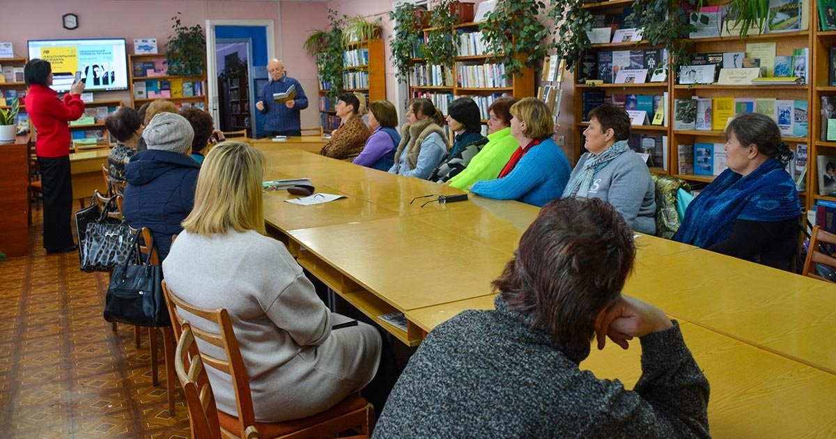 «Читаю улюблене»: зустріч з місцевими поетами та композиторами в Центральній бібліотеці у Кагарлику