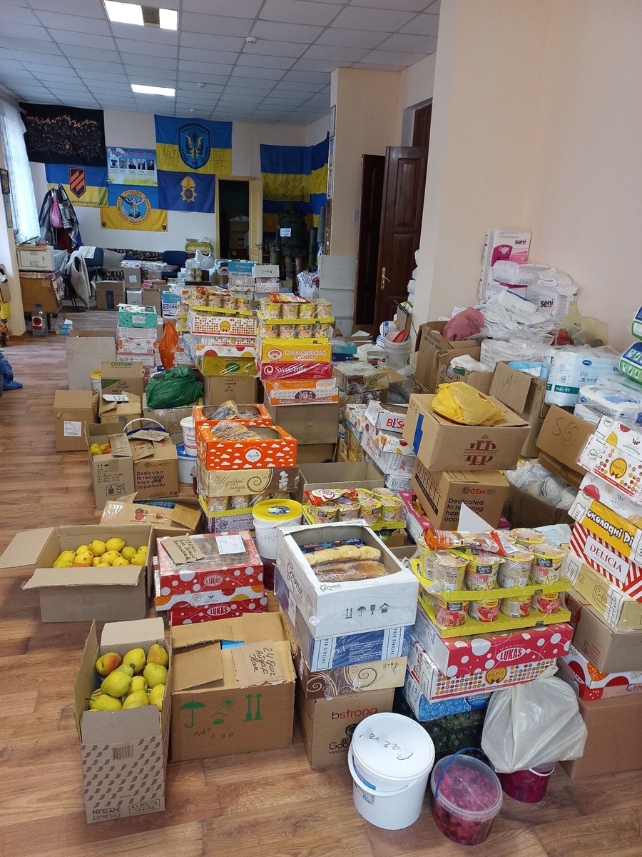 Волонтерка для військових від центру Оксани Глушко доставляється особисто їм