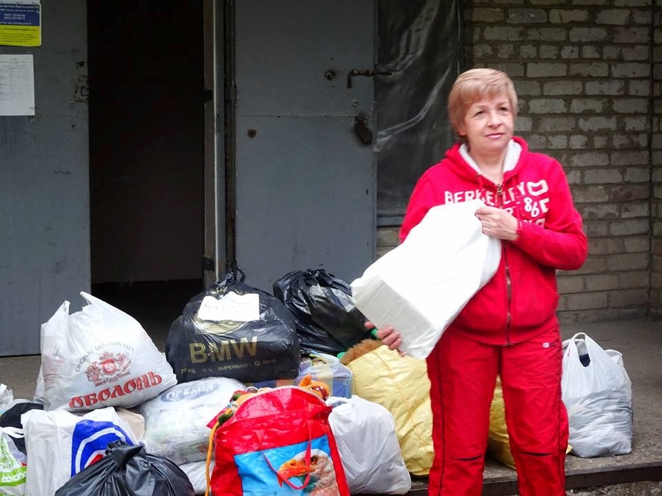 Видачача допомоги у Красногорівці
