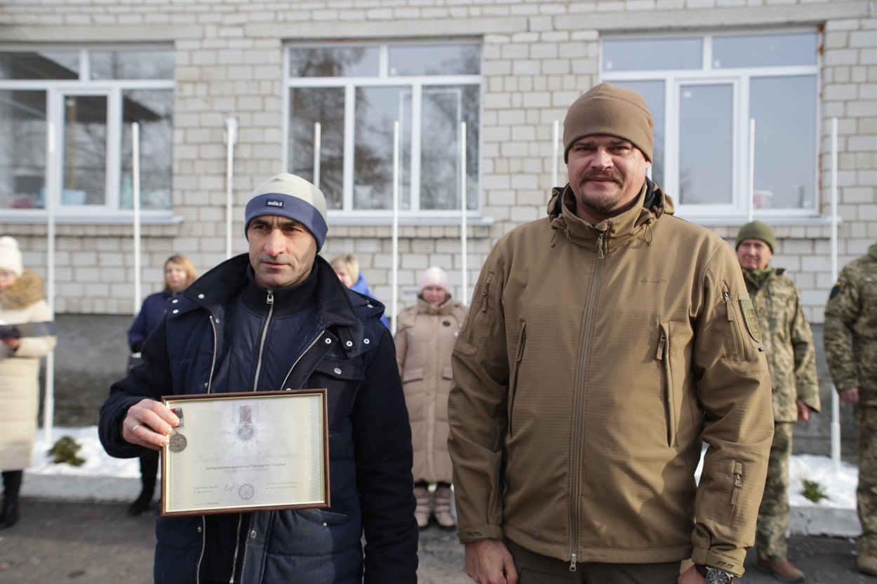 Дмитро отримав відзнаку президента "За оборону України"