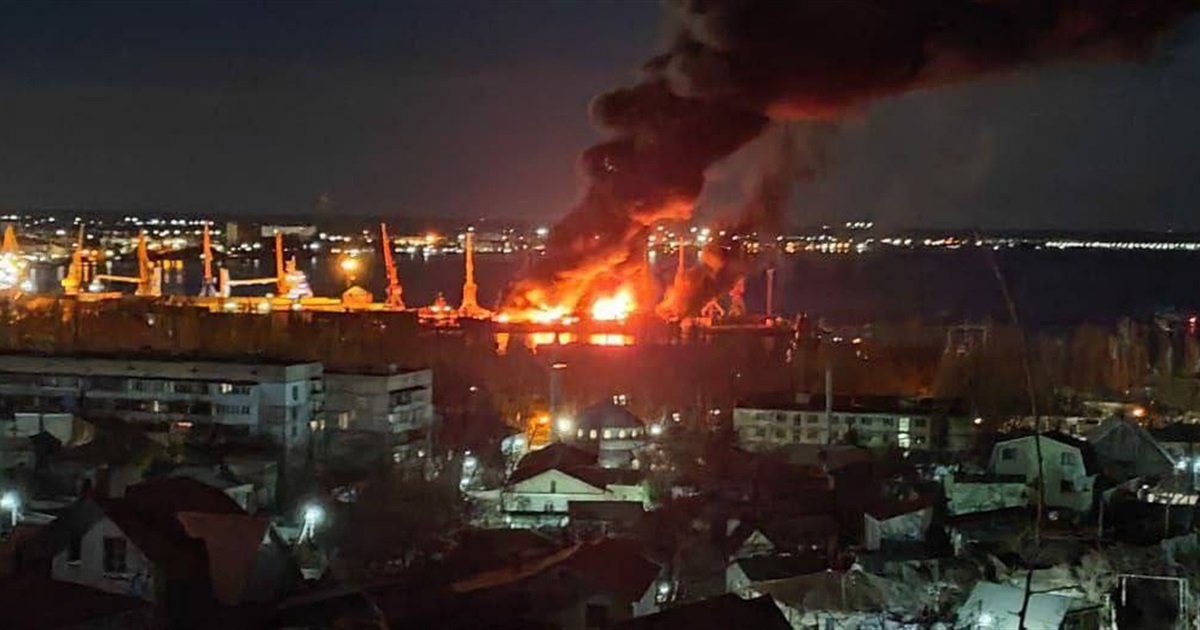 У Феодосії ЗСУ добили корабель, який підбили у Бердянську у березні минулого року