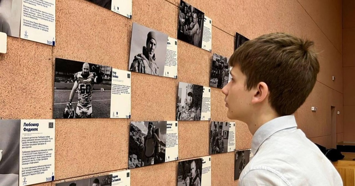 "Поки існує виставка - люди пам’ятають". В Ірпені відкрили фотовиставку-реквієм "Янголи спорту"