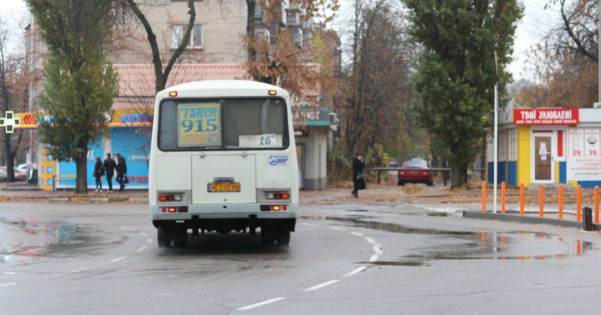 Безплатний проїзд пільговиків і школярів у Нікополі: право та необхідність. Скільки платить місто