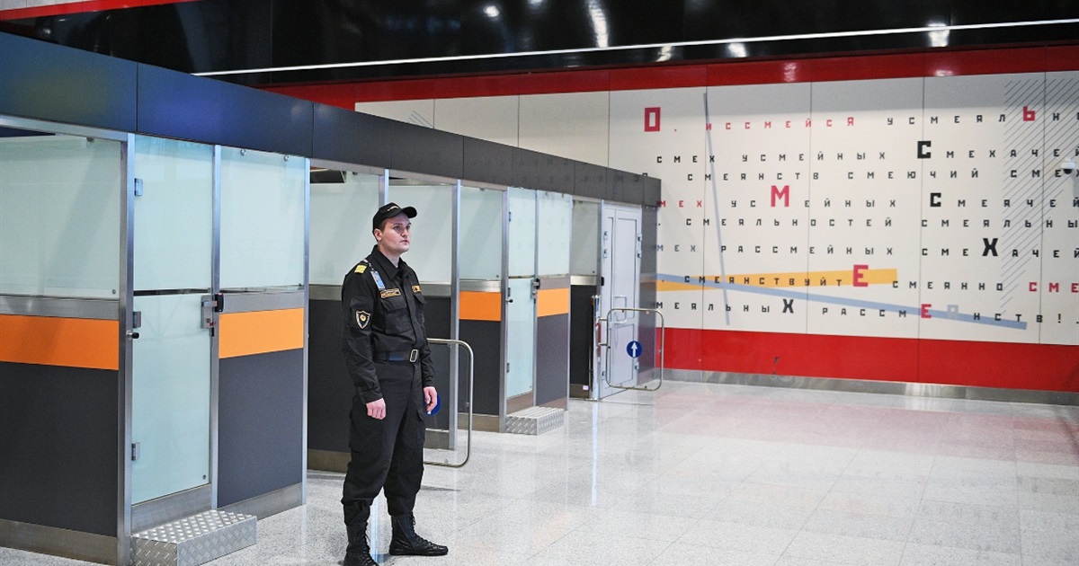 Як окупанти не пускають українців додому на ТОТ