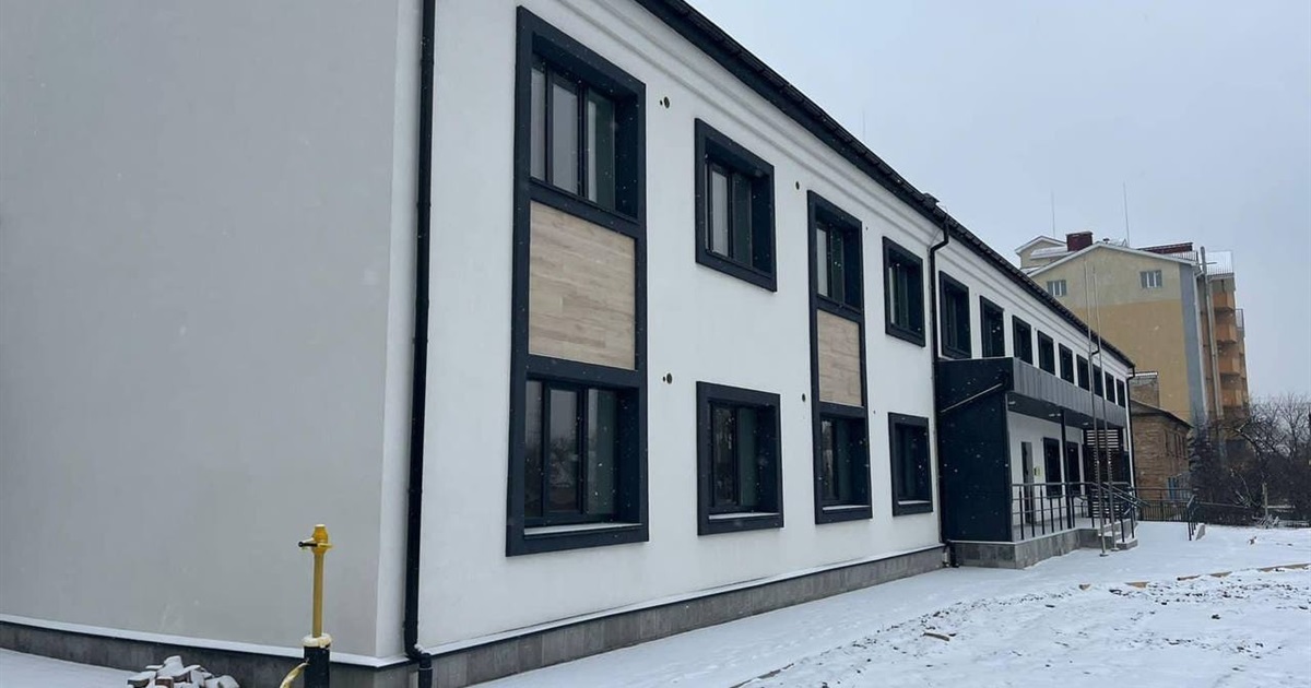 Благодійники перетворили занедбаний гуртожиток у Михайлівці-Рубежівці в сучасне житло для ВПО