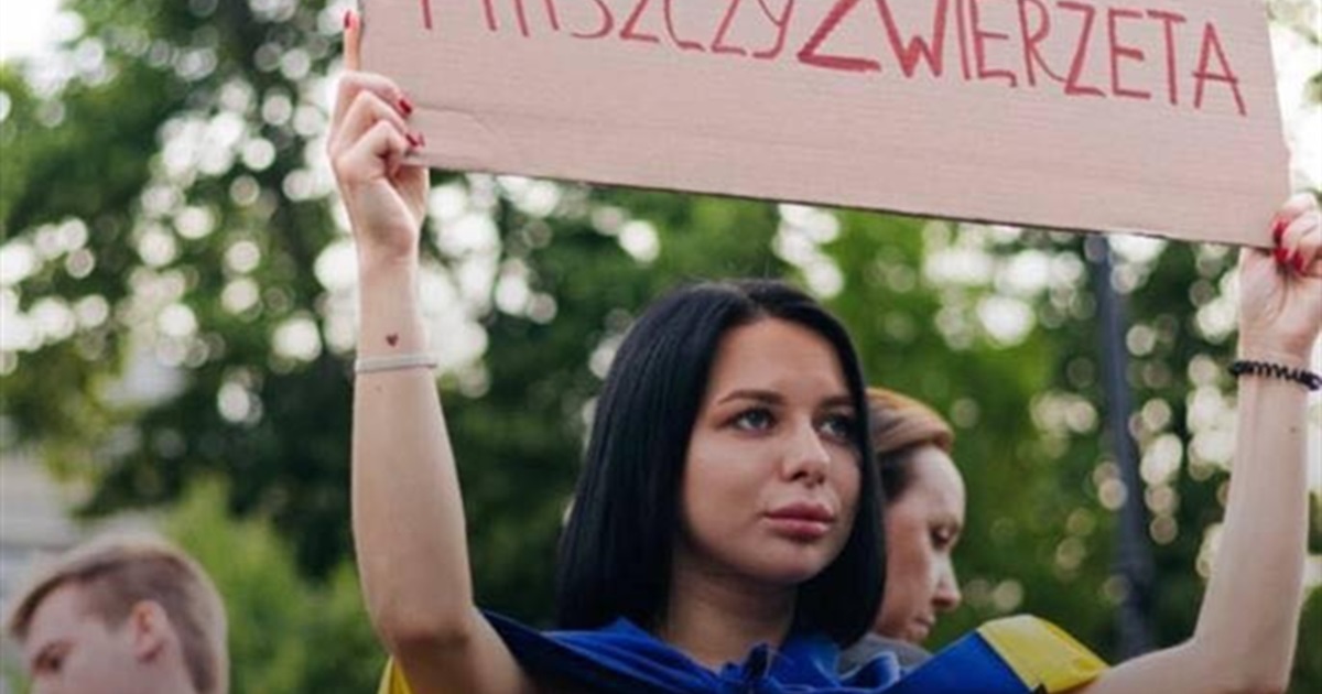 Старокостянтинівчанка Анастасія Янюк розповідає про життя у Польщі, військові збори, волонтерство