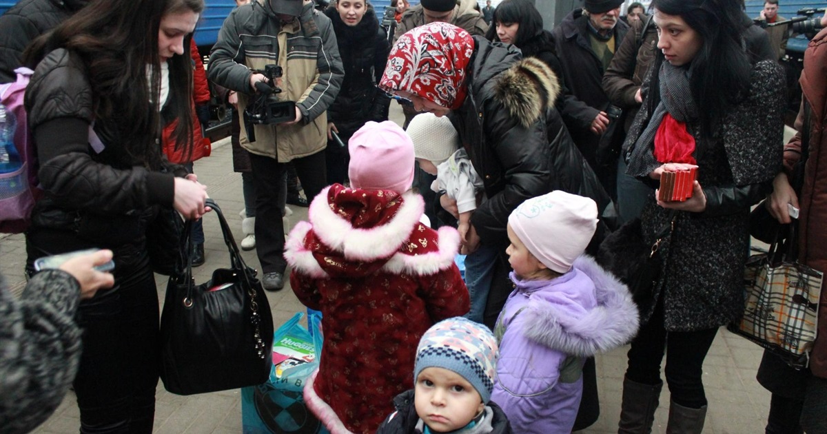 Переселенцям виплачуватимуть допомогу ще місяць. Кабмін уже виділив на це 6 мільярдів гривень