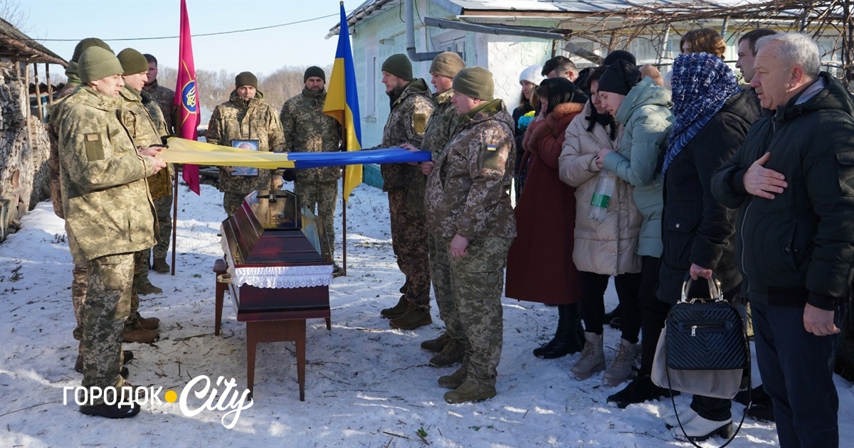 Втрата героя: Сатанівщина попрощалася з водієм кулеметного взводу Михайлом Лисом