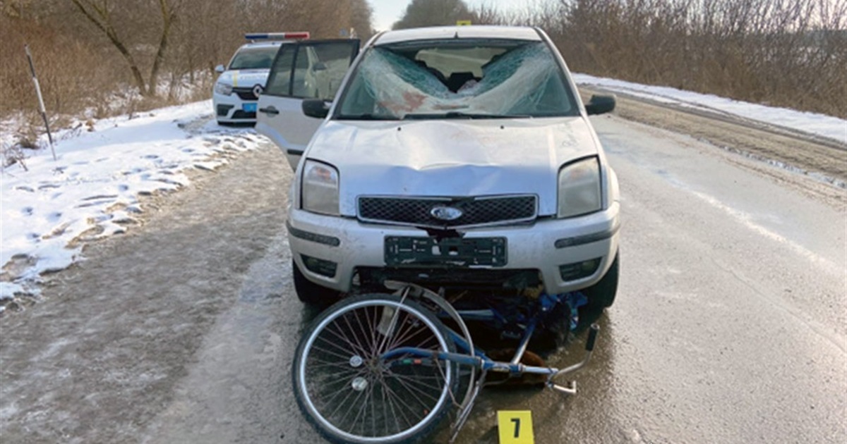На Хмельниччині під колесами авто загинув 58-річний велосипедист