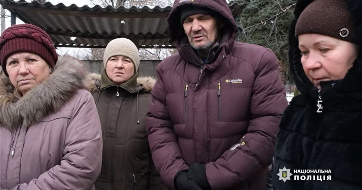 “Бігли під обстрілами з білими ганчірками”. Як люди втікали із захоплених росіянами вулиць Авдіївки