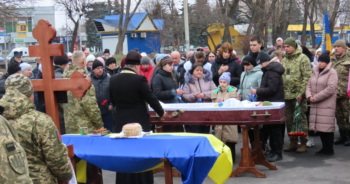 В останню путь провели головного сержанта Андрія Лукашова (ВІДЕО)