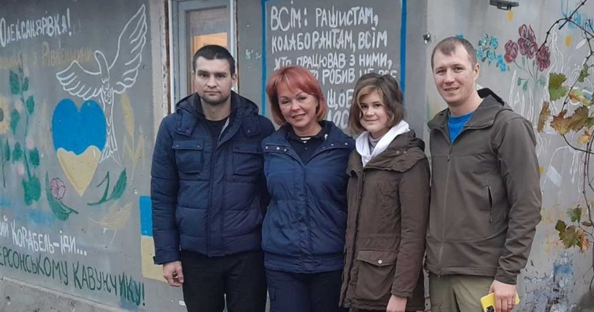 Це дівчинка з Херсонщини, до якої навідується Наталія Гуменюк і яку нагородив Залужний. Хто вона?