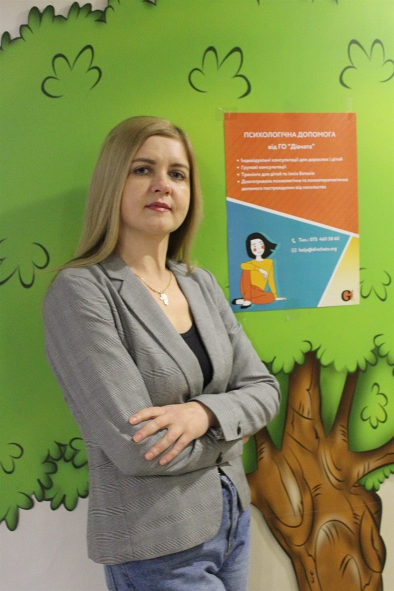 Сьогодні більшу частину часу Яни Медведєвої забирає робота на посаді кейс-менеджерки в ГО "Дівчата"