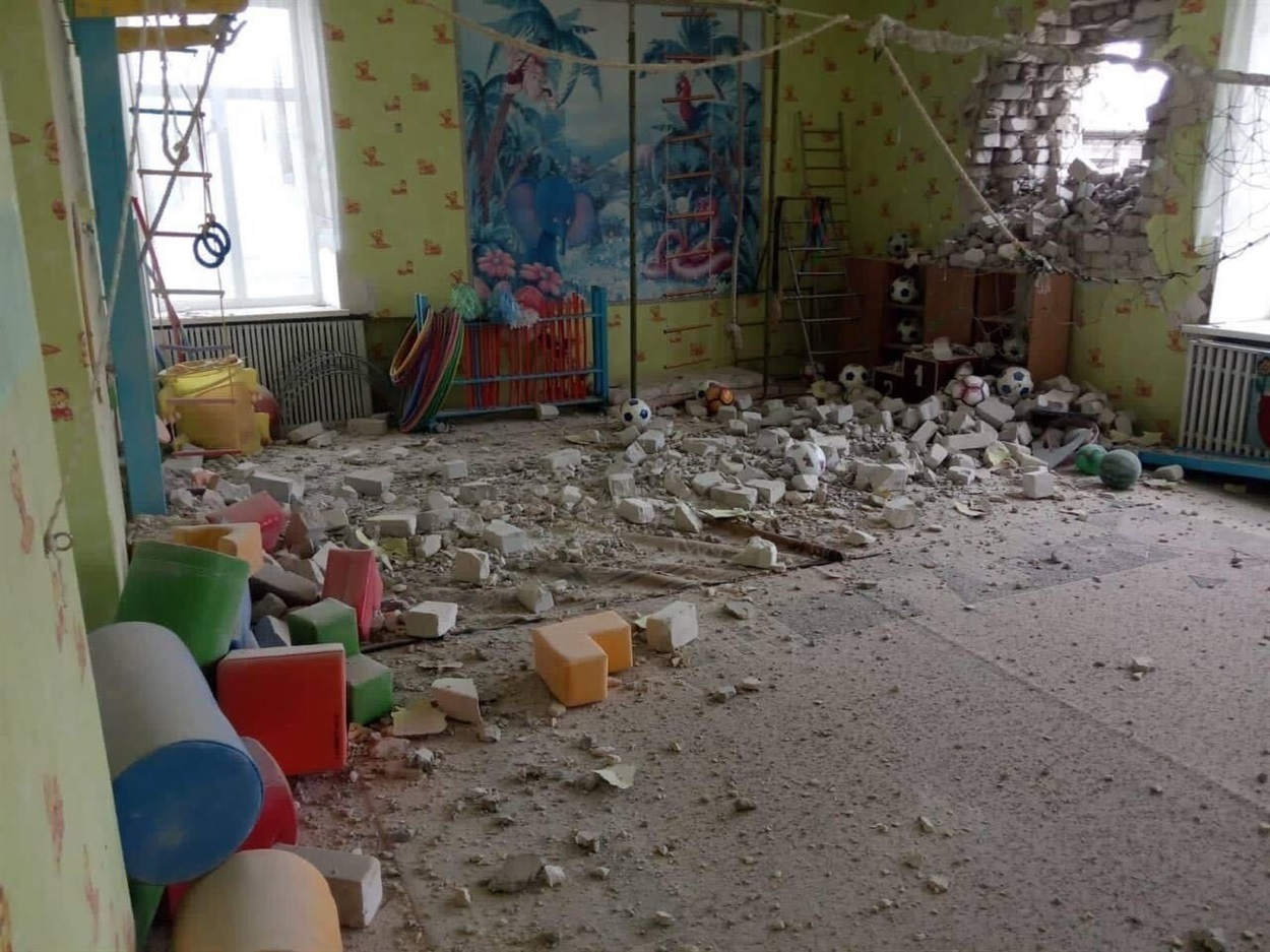 Обстріляний дитсадок у Станиці Луганській