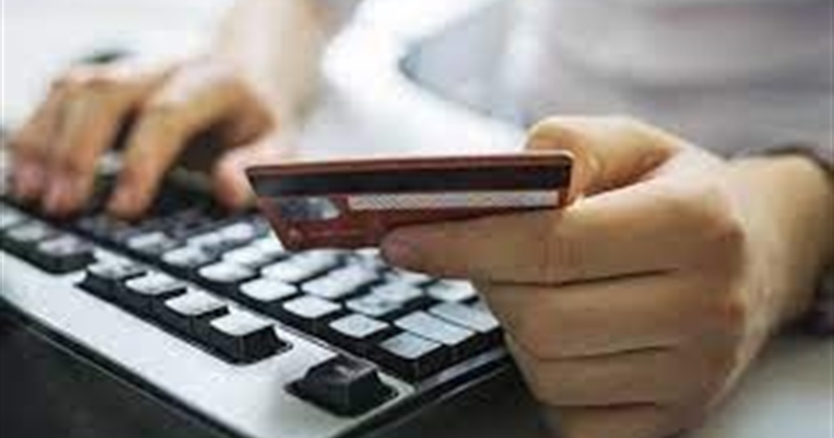 Хмельницька окружна прокуратура попереджає про численні випадки шахрайств під час війни